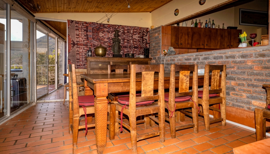 5 Bedroom Property for Sale in Clovelly Western Cape